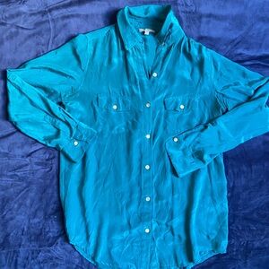 🦋 Make Offers - M Street 100% teal silk top size Small 🦋